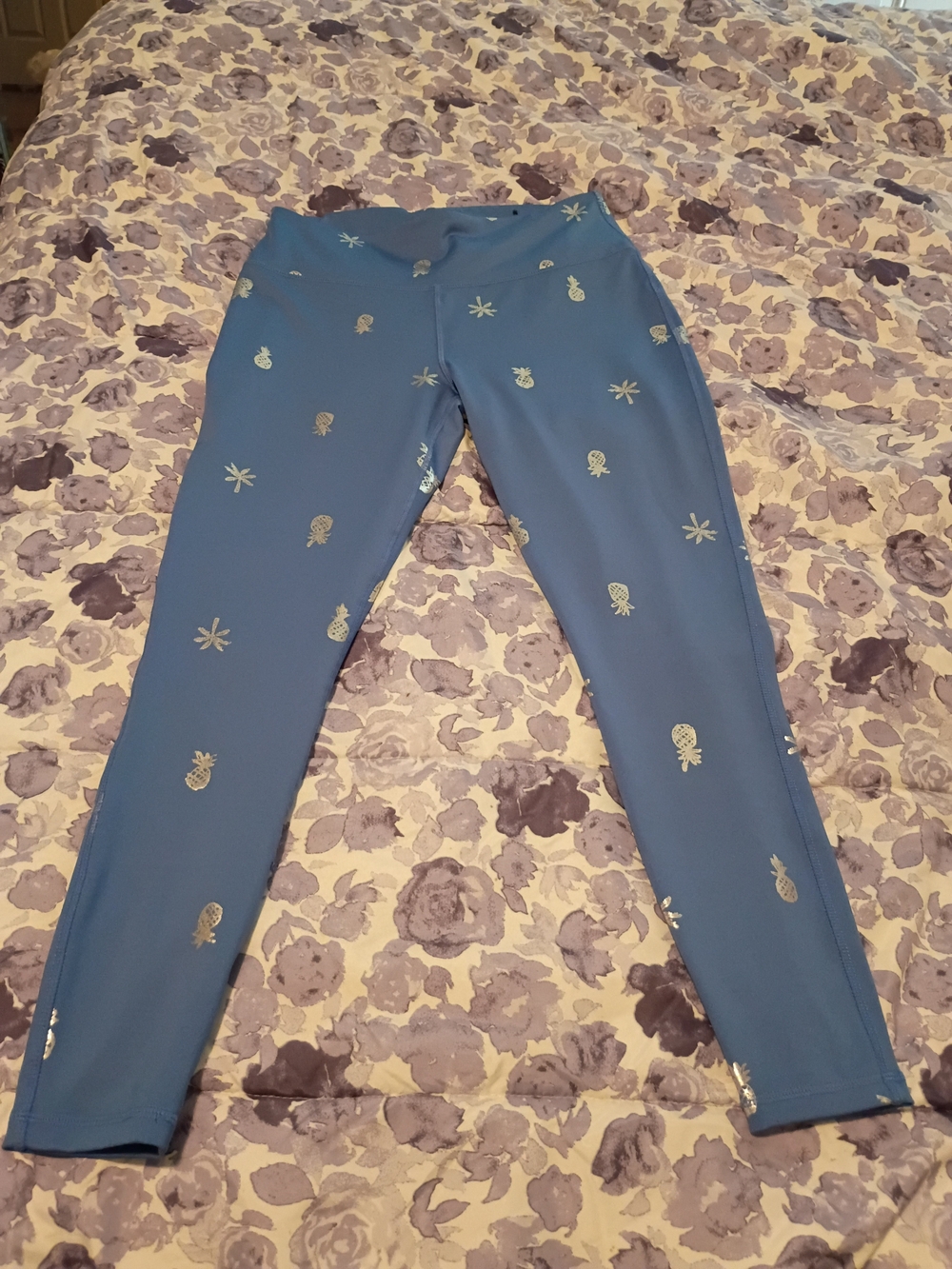 crown & ivy Blue Leggings with Silver Pineapple Print